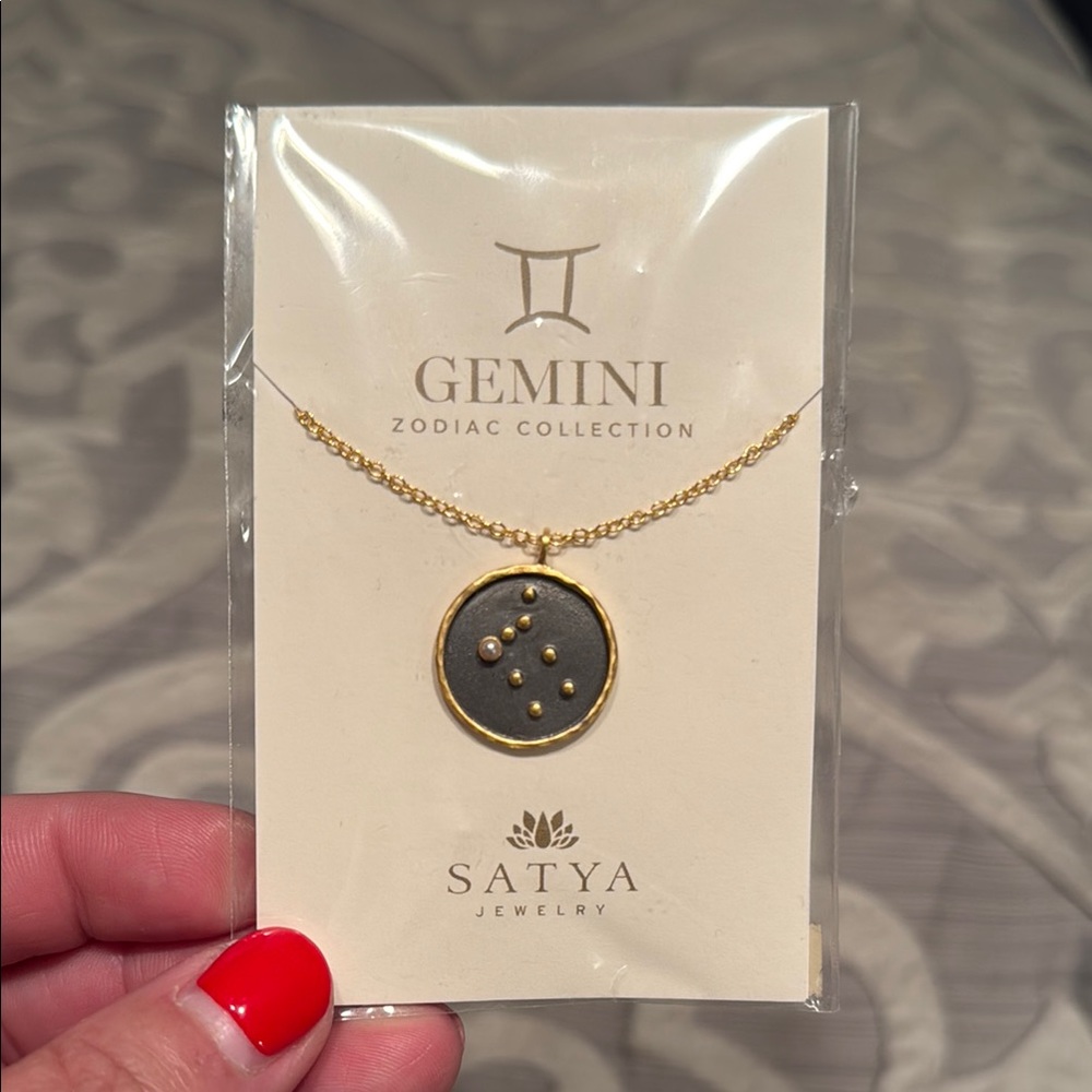Satya Jewelry Gold and Black Gemini Necklace